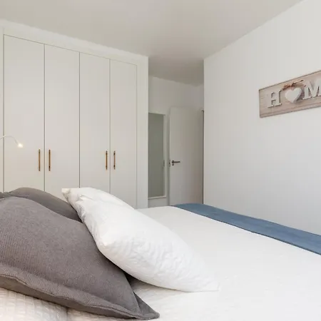 Appartamento Moderno Totalmente Reformado Con Vistas Al Mar
